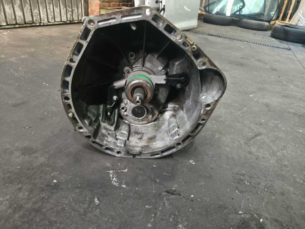 BOITE A VITESSE MANUEL MERCEDES - Vue 2